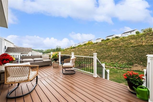 104 Chesapeake Drive, Jefferson Hills, PA 15236