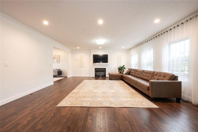 104 Chesapeake Drive, Jefferson Hills, PA 15236