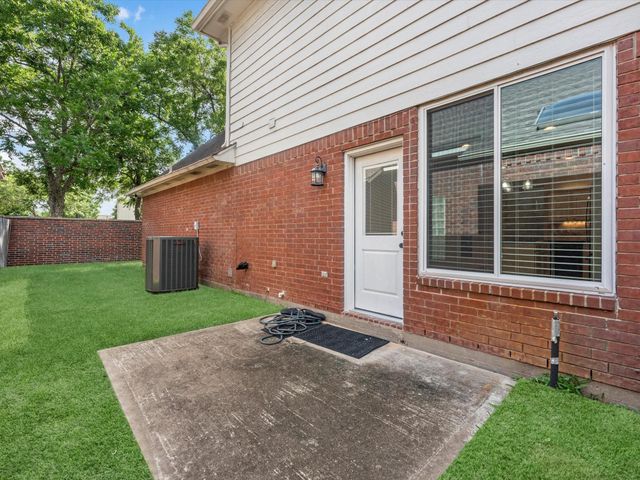 36 Grants Lake Circle, Sugar Land, TX 77479