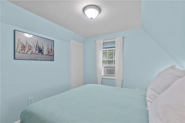 190 Railroad Avenue, Portsmouth, RI 02871