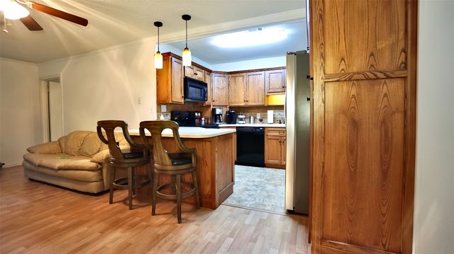 123 Forest Oaks Drive, Gun Barrel City, TX 75156