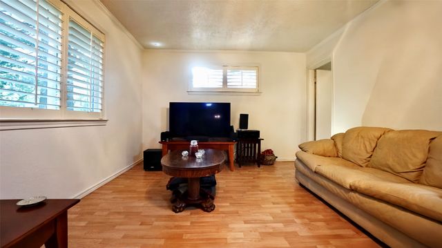 123 Forest Oaks Drive, Gun Barrel City, TX 75156