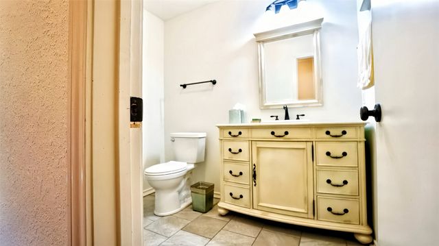 123 Forest Oaks Drive, Gun Barrel City, TX 75156