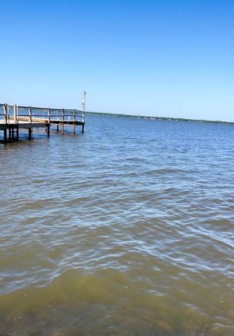 123 Forest Oaks Drive, Gun Barrel City, TX 75156