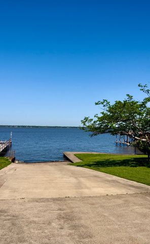 123 Forest Oaks Drive, Gun Barrel City, TX 75156