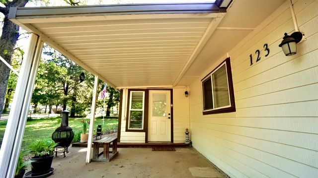 123 Forest Oaks Drive, Gun Barrel City, TX 75156