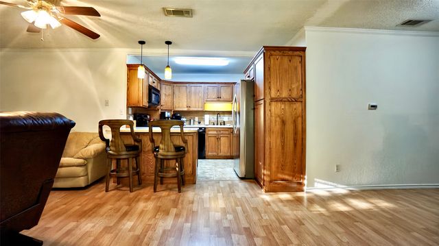 123 Forest Oaks Drive, Gun Barrel City, TX 75156