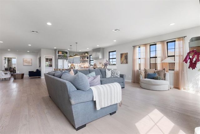 5409 Heidelberg Drive, Mustang, OK 73064