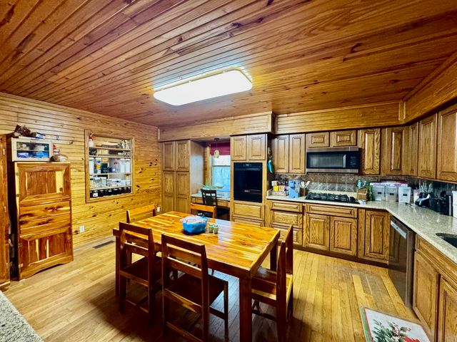 404 Bone Island Road, Melbourne, AR 72556