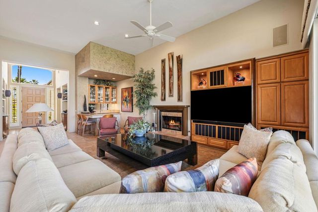 428 Tomahawk Drive, Palm Desert, CA 92211