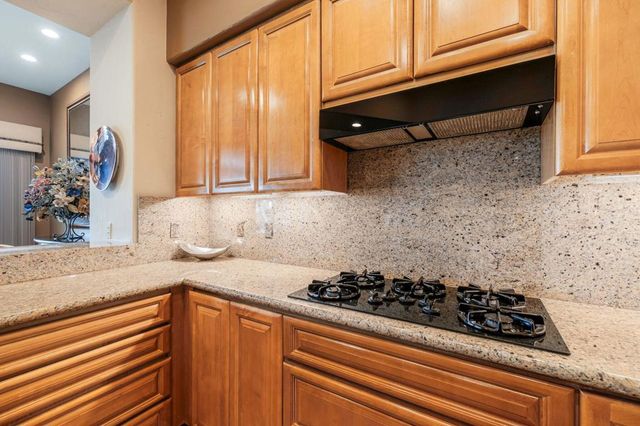 428 Tomahawk Drive, Palm Desert, CA 92211