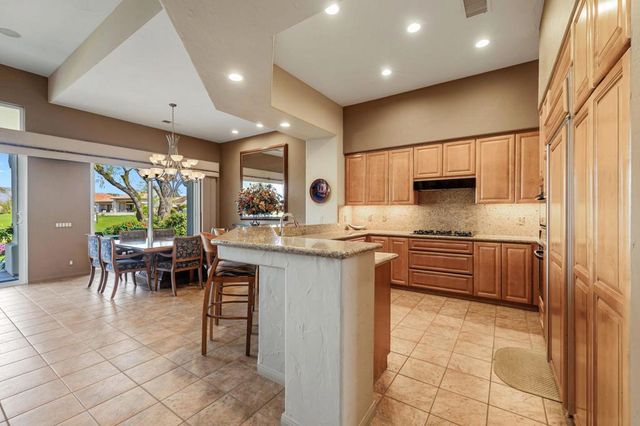 428 Tomahawk Drive, Palm Desert, CA 92211