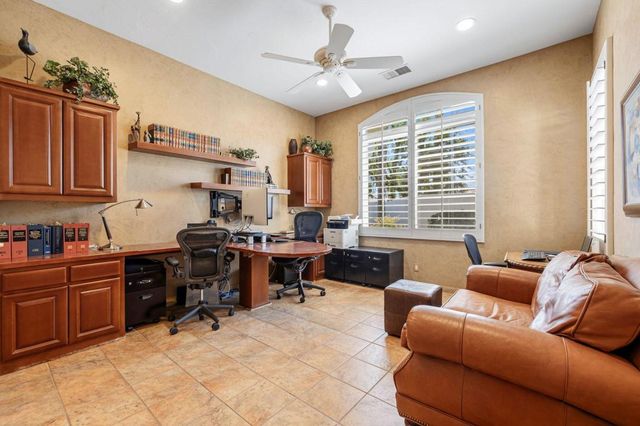 428 Tomahawk Drive, Palm Desert, CA 92211