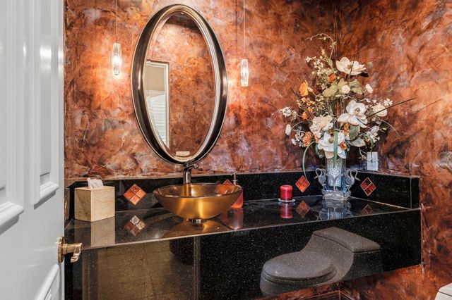 428 Tomahawk Drive, Palm Desert, CA 92211