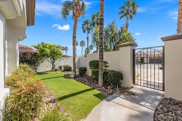 428 Tomahawk Drive, Palm Desert, CA 92211
