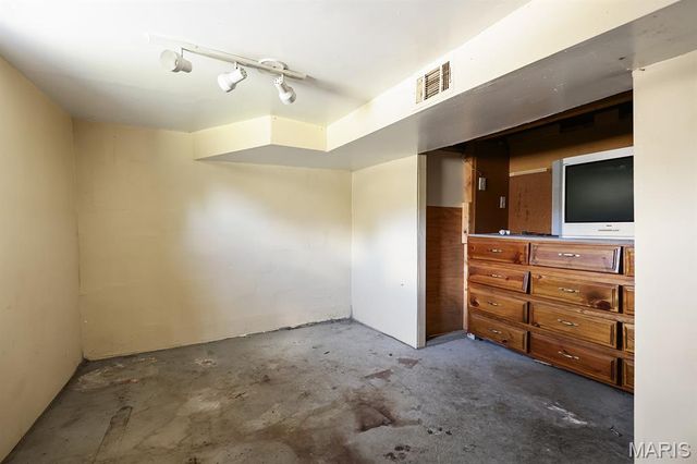 5311 Vine Avenue, Affton, MO 63123