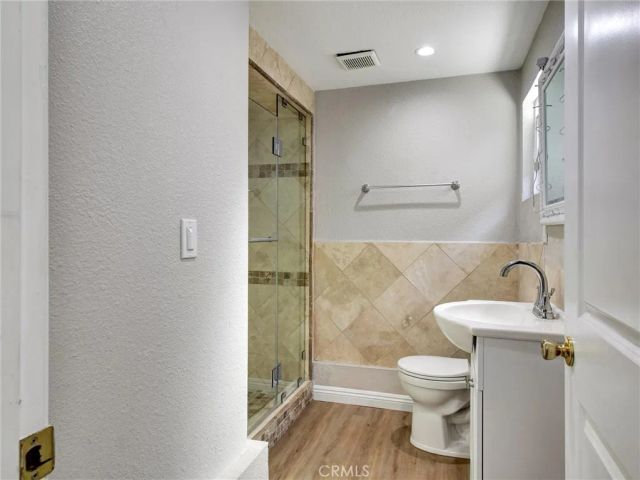 985 Dexter Street, Los Angeles, CA 90042