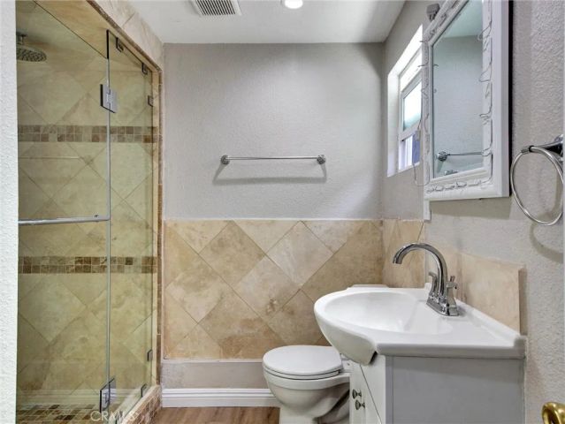 985 Dexter Street, Los Angeles, CA 90042