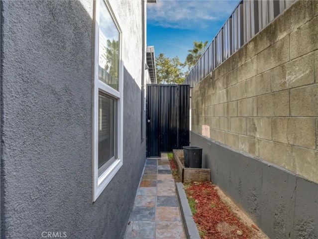 985 Dexter Street, Los Angeles, CA 90042