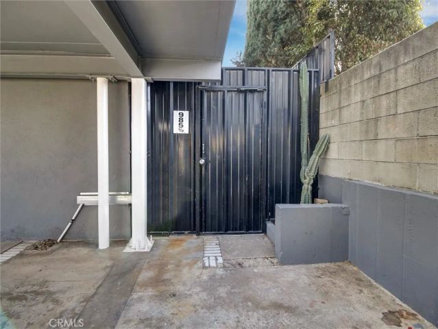 985 Dexter Street, Los Angeles, CA 90042