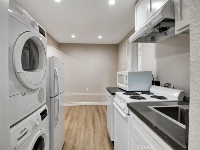 985 Dexter Street, Los Angeles, CA 90042