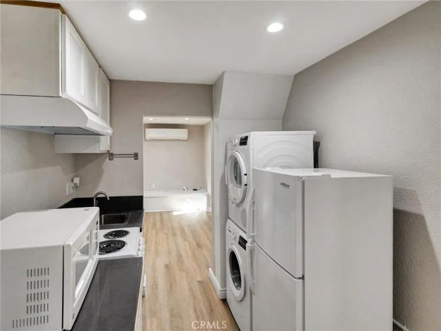 985 Dexter Street, Los Angeles, CA 90042