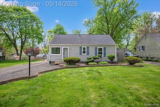 134 Glanworth Street, Orion Charter Township, MI 48362