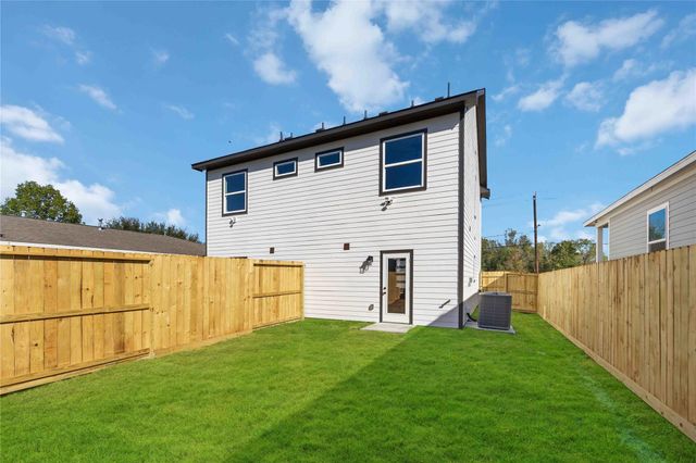 5523 Haight Street B, Houston, TX 77028