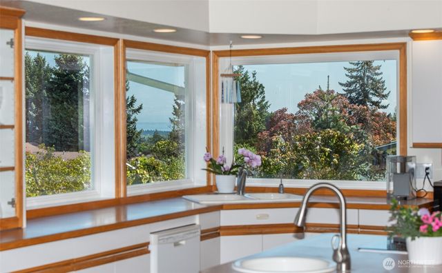 608 Reservoir Road, Sequim, WA 98382