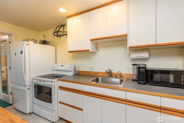 608 Reservoir Road, Sequim, WA 98382
