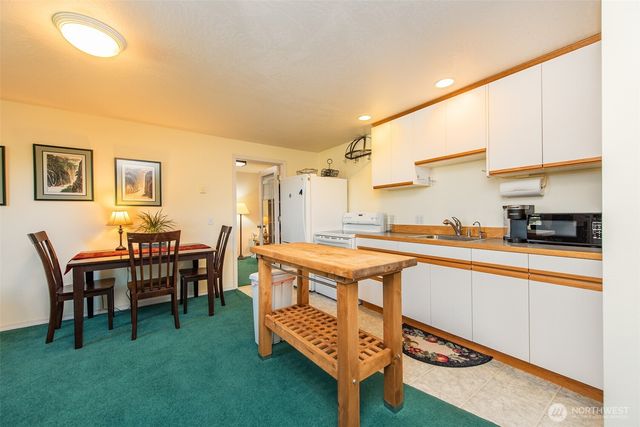 608 Reservoir Road, Sequim, WA 98382
