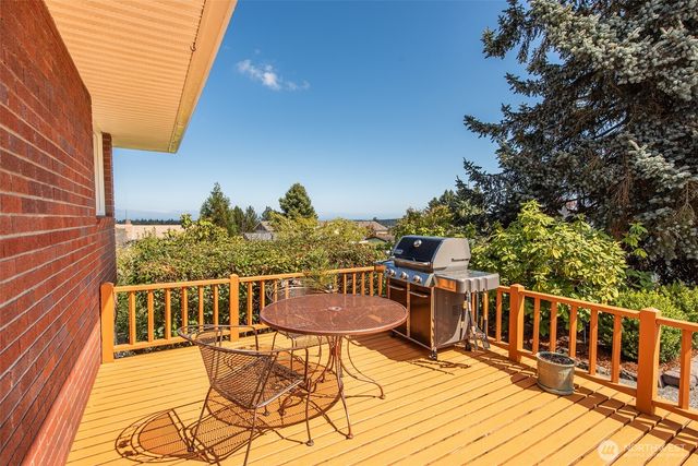 608 Reservoir Road, Sequim, WA 98382