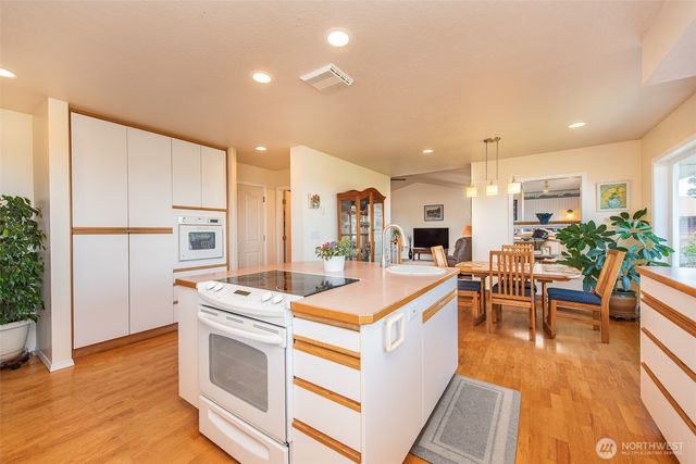 608 Reservoir Road, Sequim, WA 98382