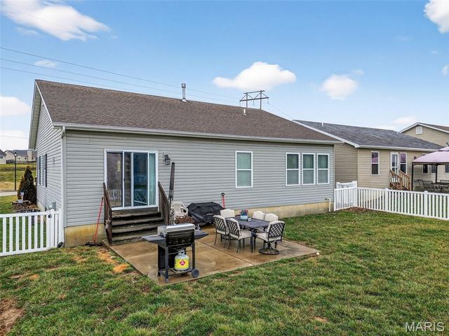 1006 Sweet River Drive, O'fallon, MO 63366