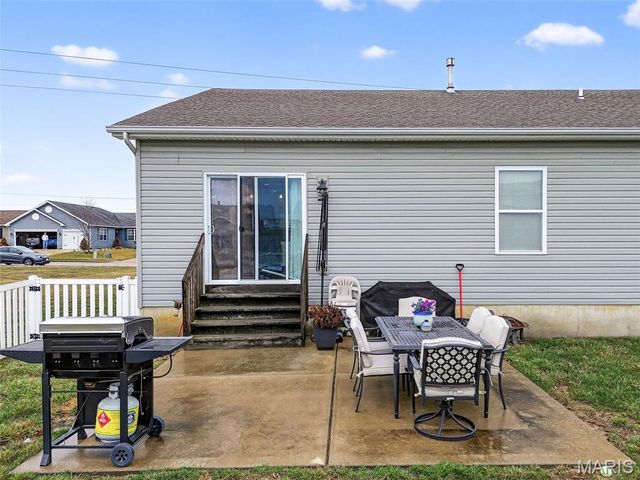 1006 Sweet River Drive, O'fallon, MO 63366