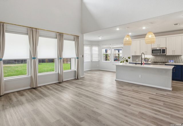 10051 Mulhouse Dr, Schertz, TX 78154