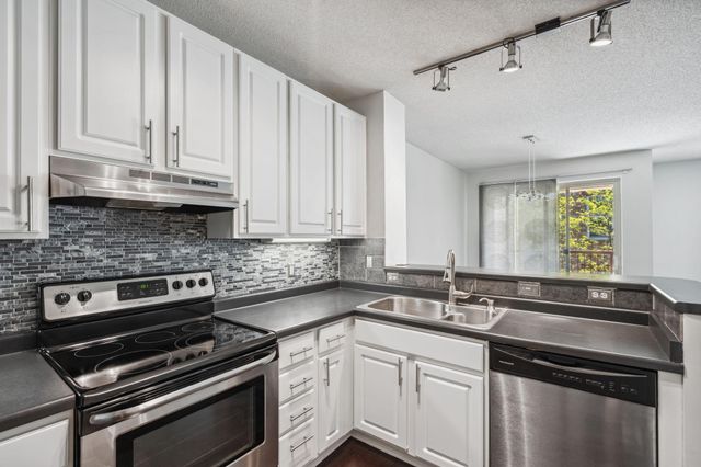 675 N 1st Street 407, Minneapolis, MN 55401