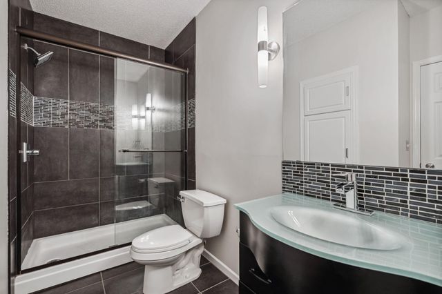 675 N 1st Street 407, Minneapolis, MN 55401