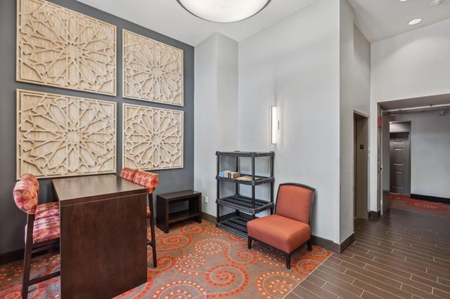 675 N 1st Street 407, Minneapolis, MN 55401