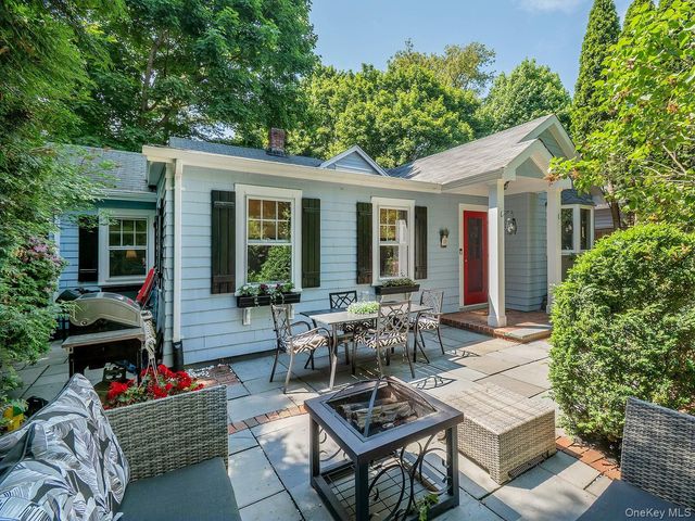 41 High Street, Locust Valley, NY 11560