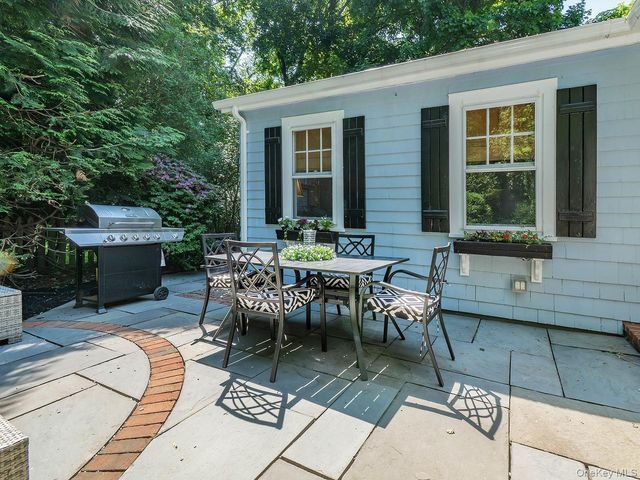 41 High Street, Locust Valley, NY 11560