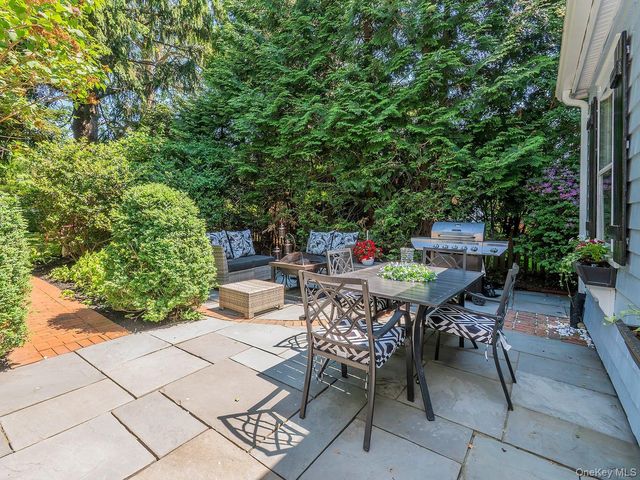 41 High Street, Locust Valley, NY 11560