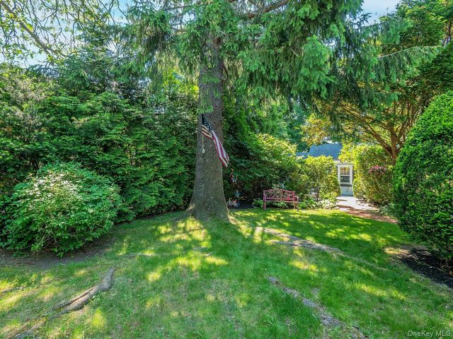 41 High Street, Locust Valley, NY 11560