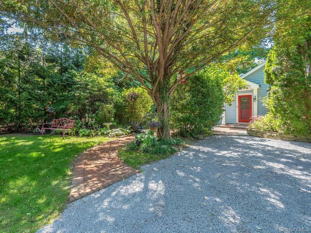 41 High Street, Locust Valley, NY 11560