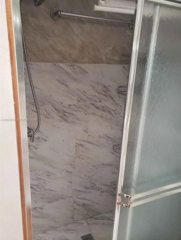 1085 NW 185th Ter RV, Miami Gardens, FL 33169