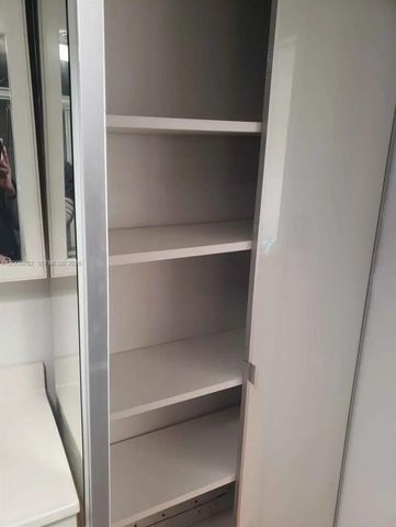 1085 NW 185th Ter RV, Miami Gardens, FL 33169