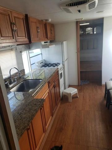 1085 NW 185th Ter RV, Miami Gardens, FL 33169