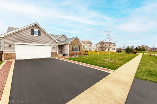 308 Fieldstone Drive, Woodstock, IL 60098