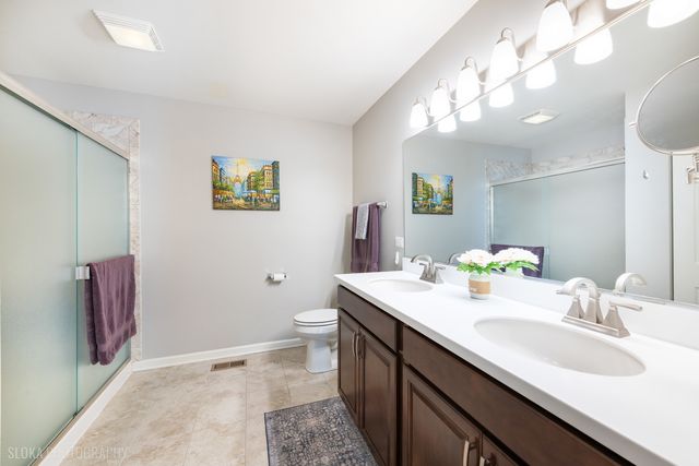 308 Fieldstone Drive, Woodstock, IL 60098