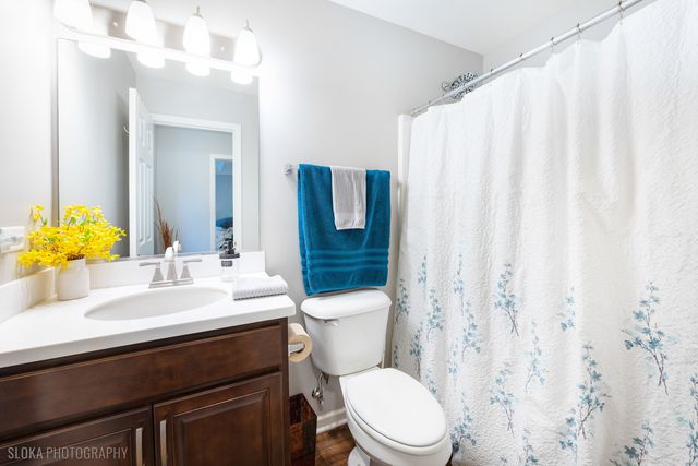 308 Fieldstone Drive, Woodstock, IL 60098